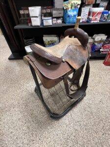 JS Farm and Ranch Winnie Feed Store Country Work Clothes Leather 17 Horse Saddle 2